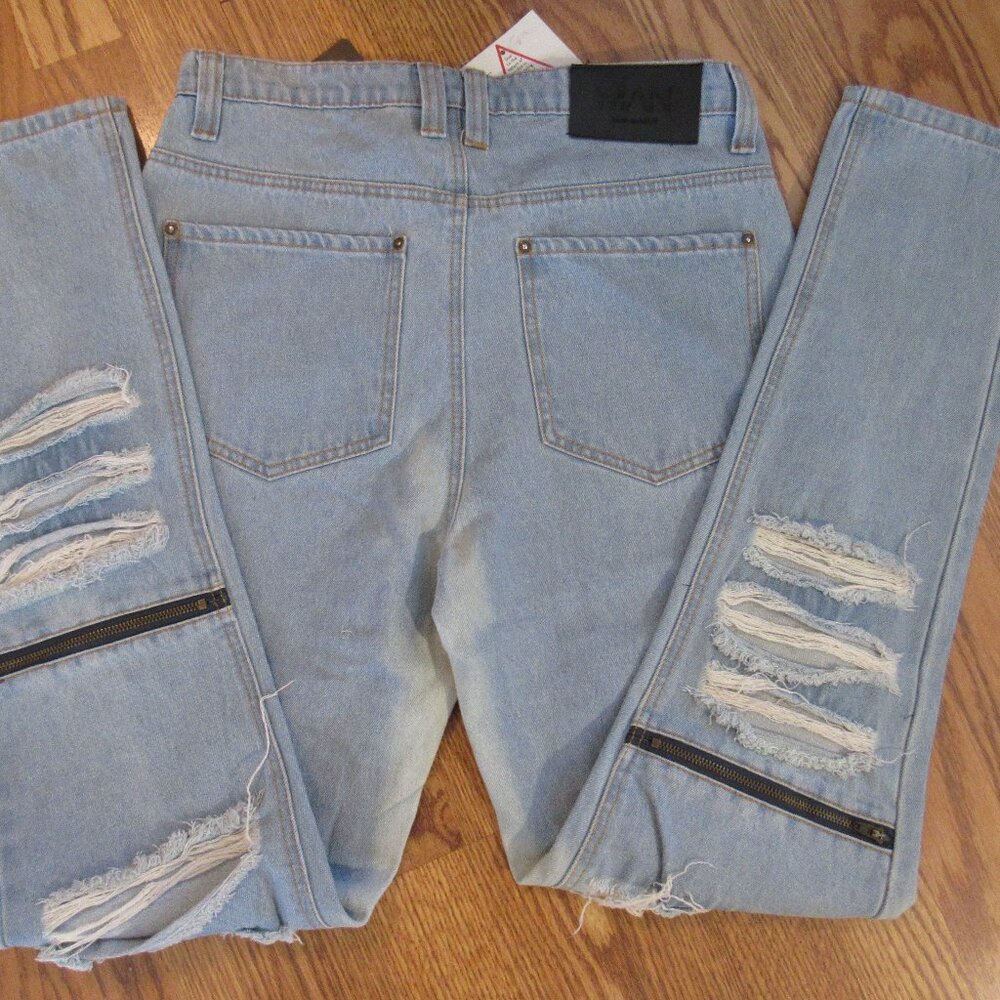 NWT BooHoo Man Distressed Ripped‎ Denim Jeans 32R 31.5" Measured Inseam